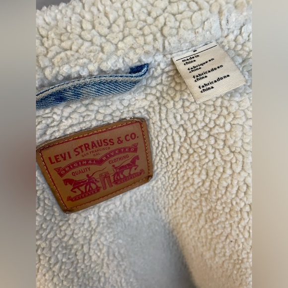 Levi’s Jean Jacket - Picture 5 of 8